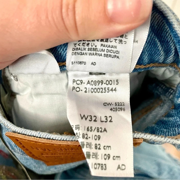 Levi's 70's High Rise Flare Jeans Light Wash  32 - Picture 9 of 9